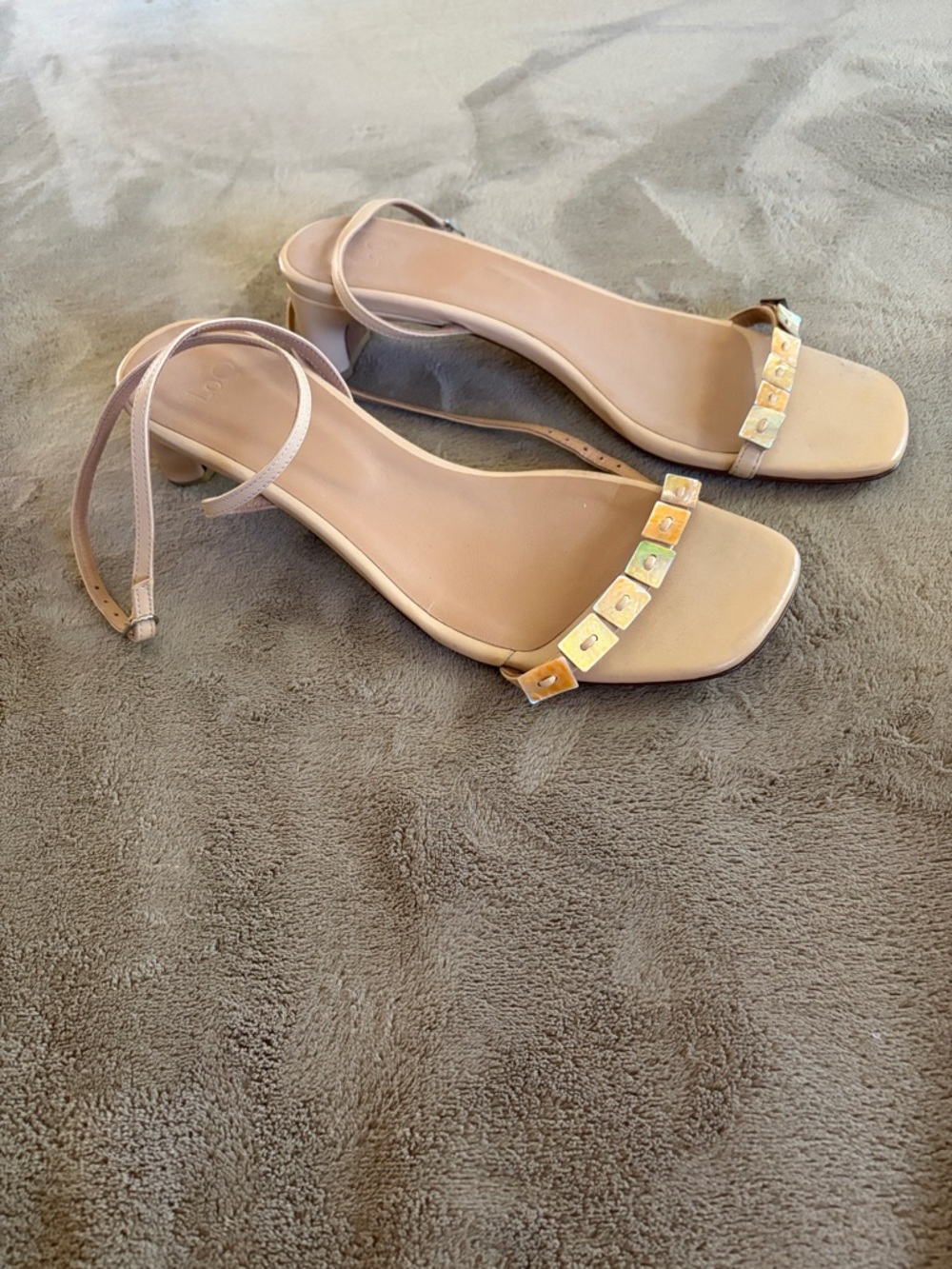 LOQ like new Nude Ankle-Strap Block Heel Sandals with Embellished Front Strap